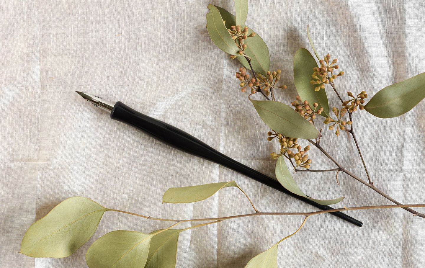 A Guide to Straight Calligraphy Pens | The Postman's Knock