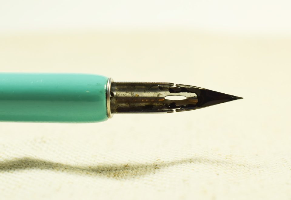 The Best Beginner Calligraphy Nib: The Nikko G | The Postman's Knock